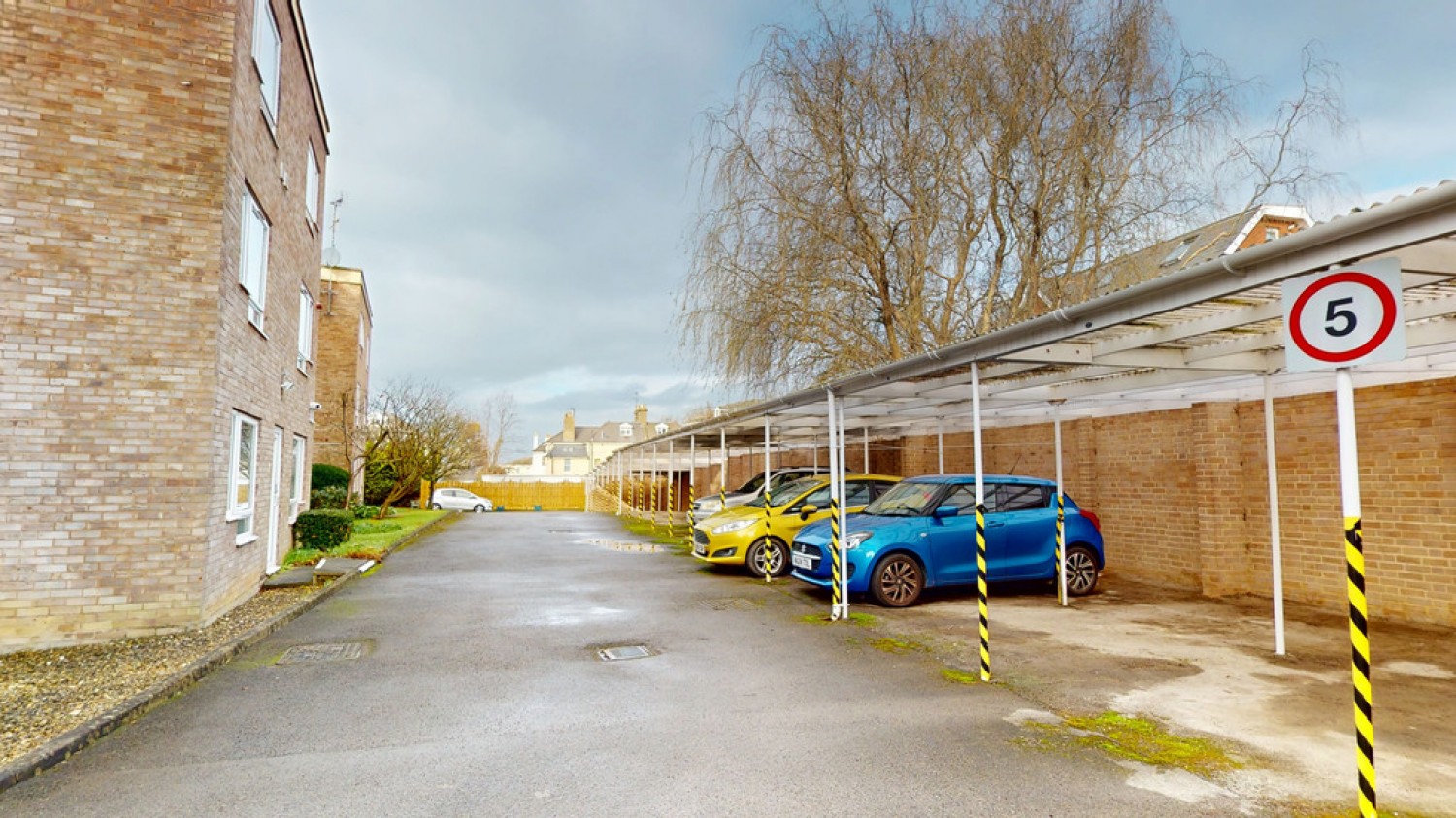 2 bedroom Flat in Overton Park Road, Cheltenham, Gloucestershire