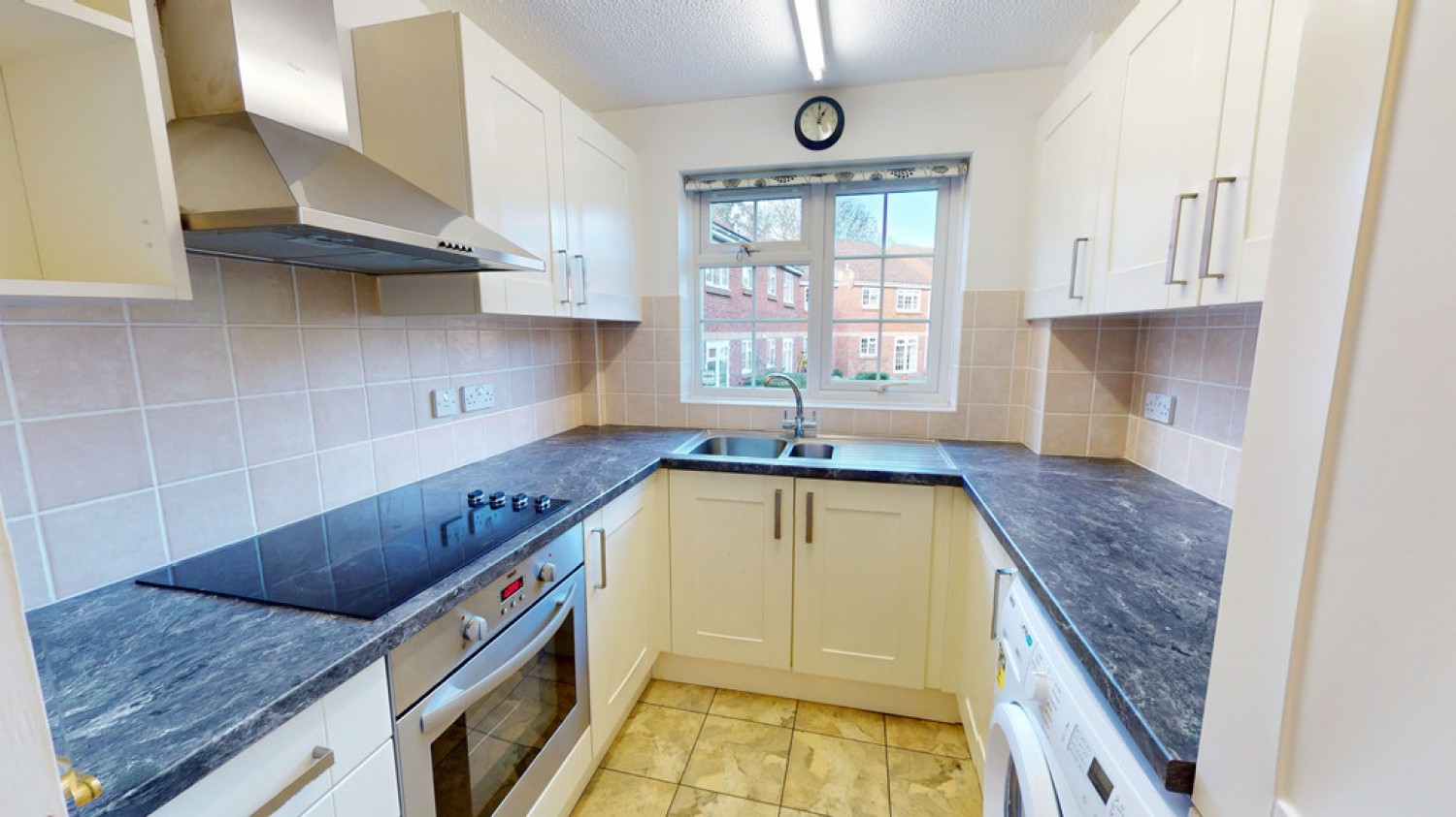 2 bedroom Flat in Home Farm Court