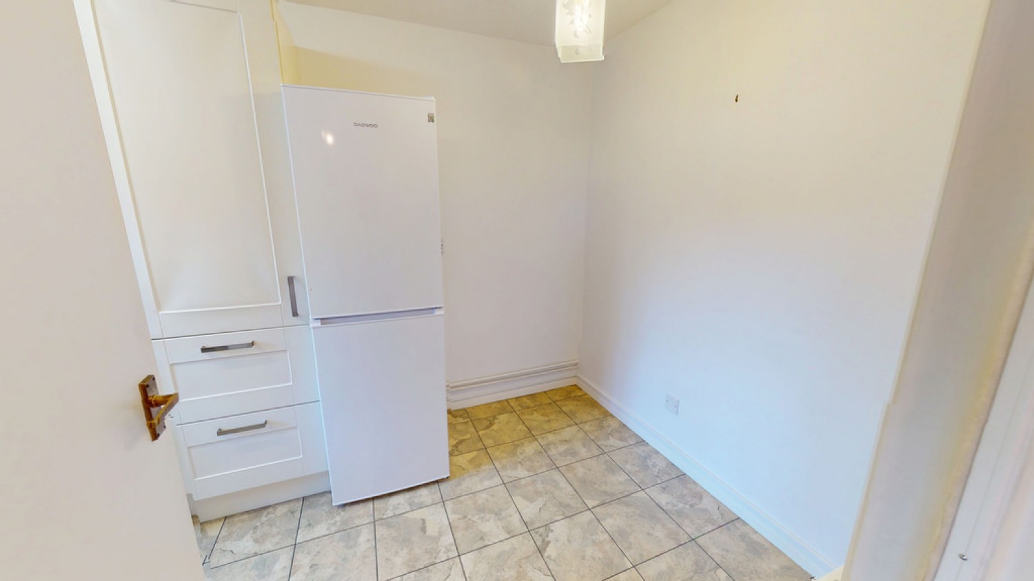 2 bedroom Flat in Home Farm Court