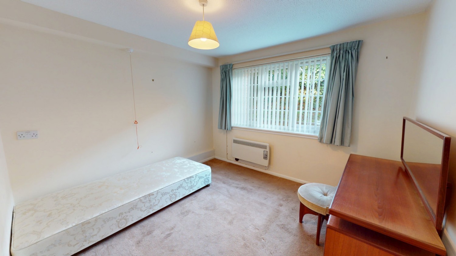 2 bedroom Flat in Home Farm Court