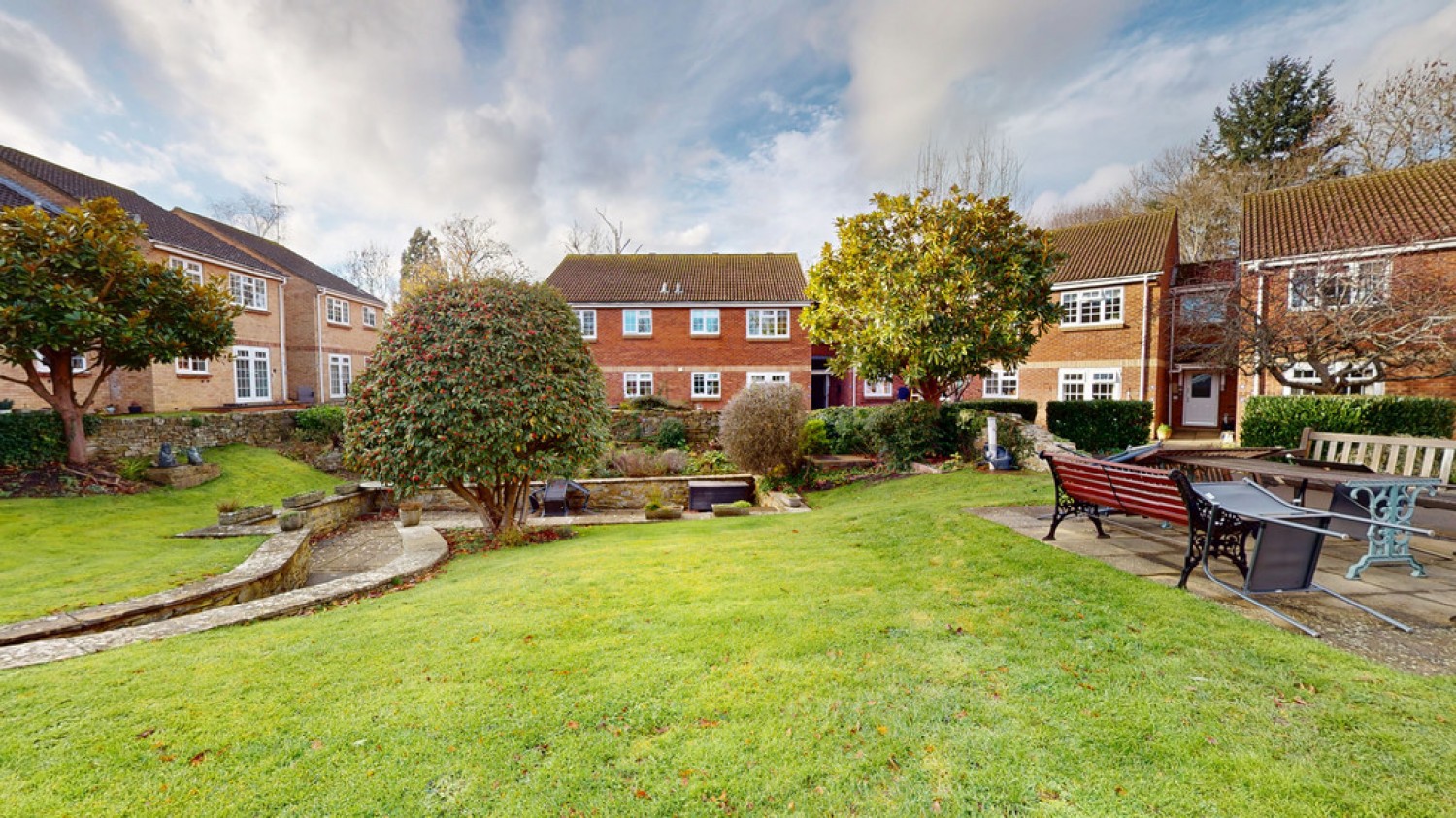 2 bedroom Flat in Home Farm Court