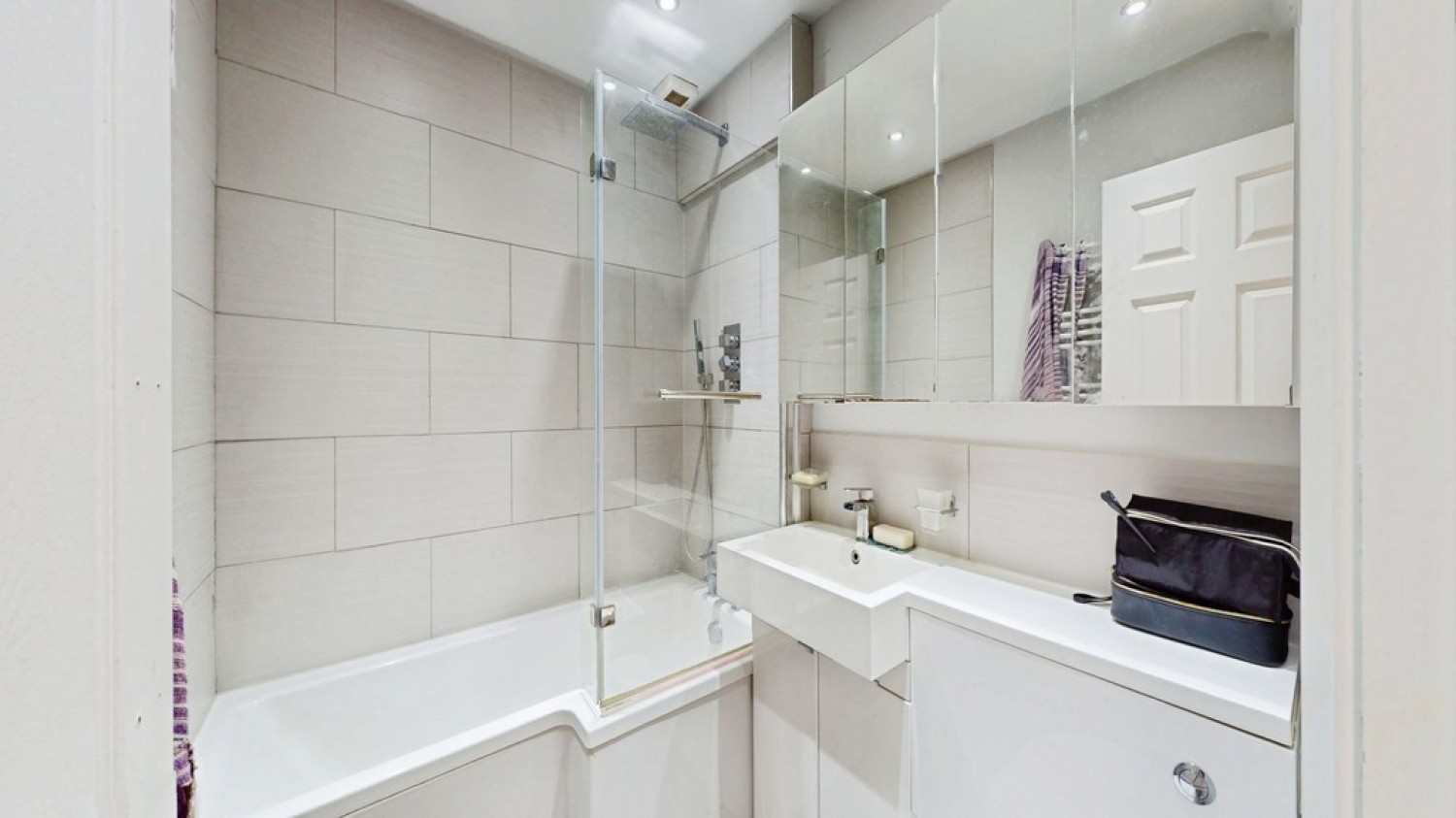1 bedroom Flat for Sale Suffolk Square, Cheltenham, Gloucestershire