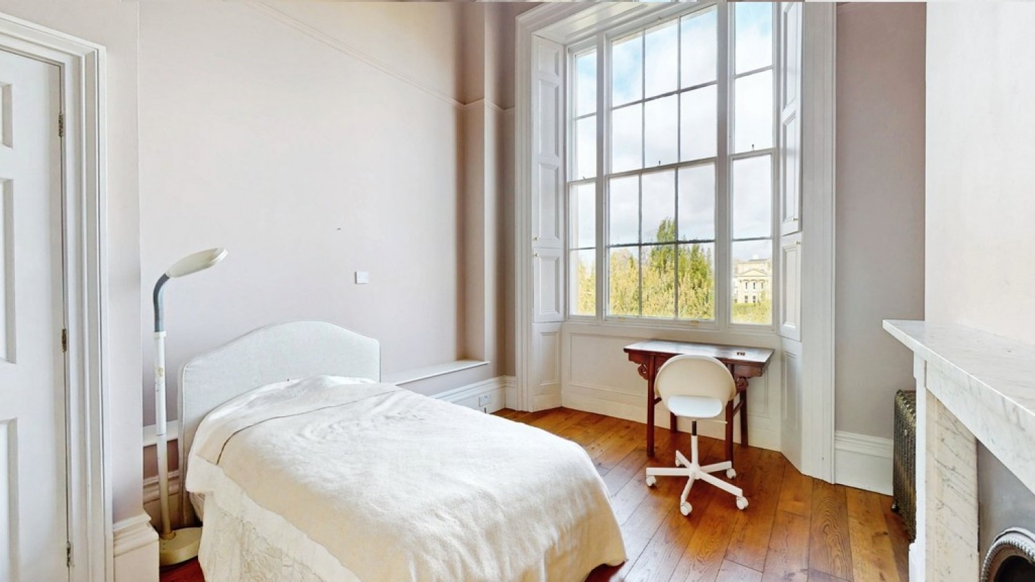 1 bedroom Flat for Sale Suffolk Square, Cheltenham, Gloucestershire
