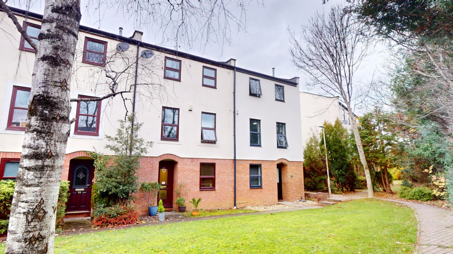 4 bedroom House in Cleevelands Drive, Cheltenham, Gloucestershire