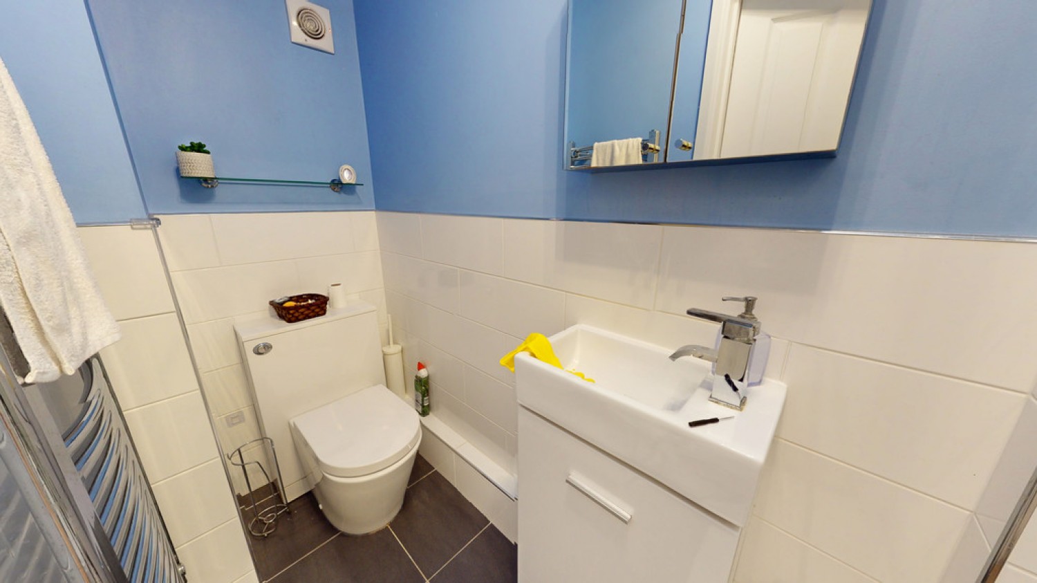 4 bedroom House in Cleevelands Drive, Cheltenham, Gloucestershire