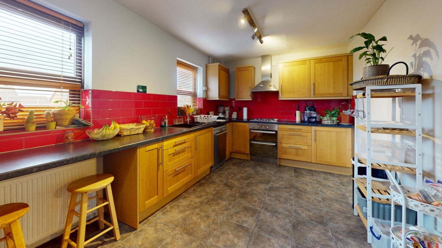 4 bedroom House in Cleevelands Drive, Cheltenham, Gloucestershire