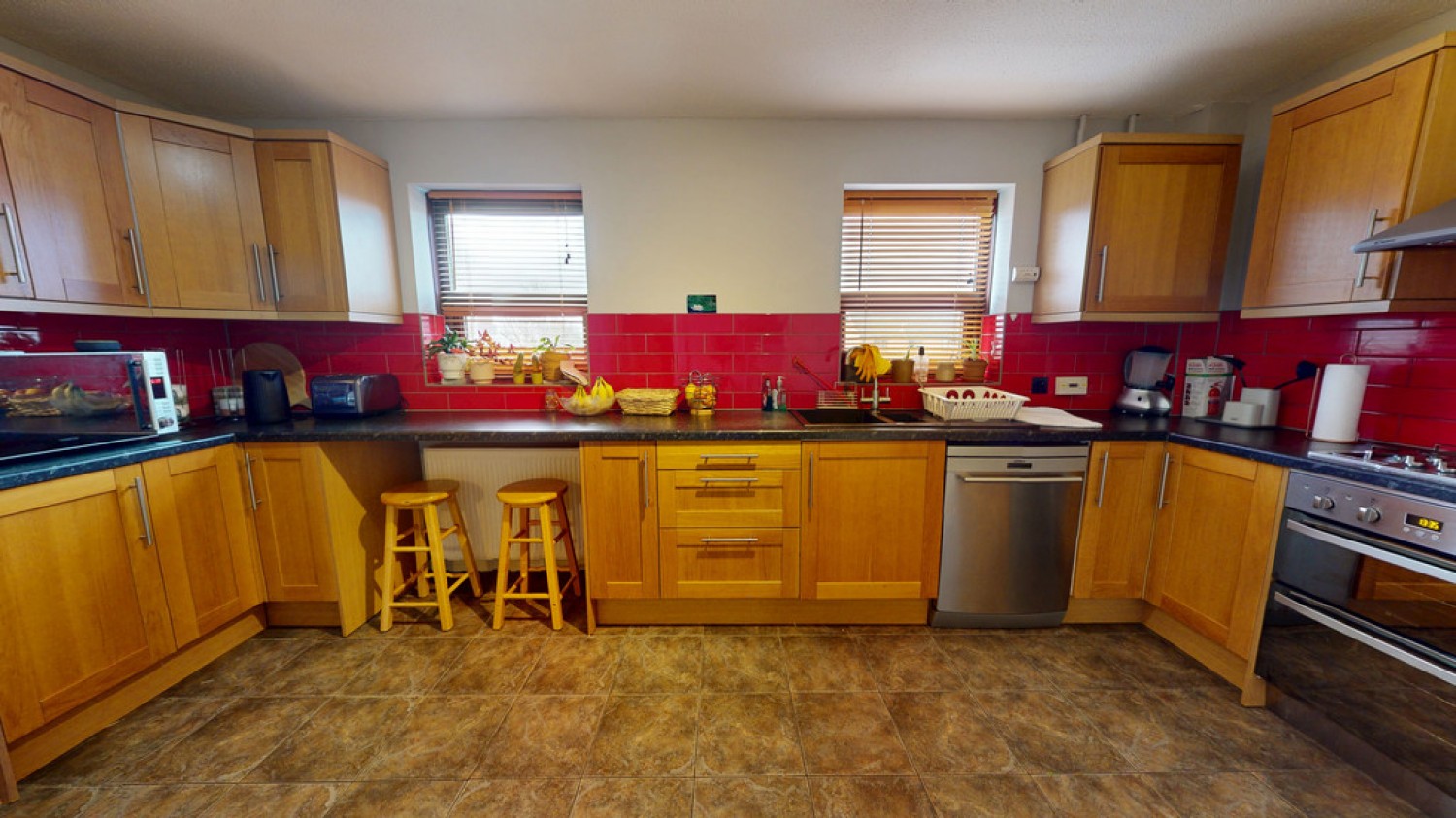 4 bedroom House in Cleevelands Drive, Cheltenham, Gloucestershire