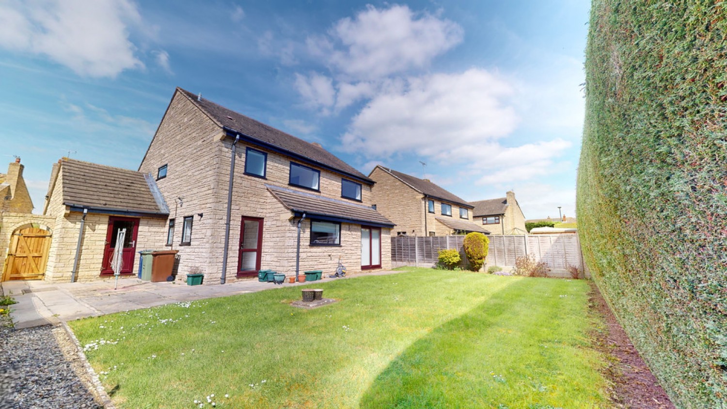 4 bedroom House in Cotswold View, Woodmancote, Cheltenham