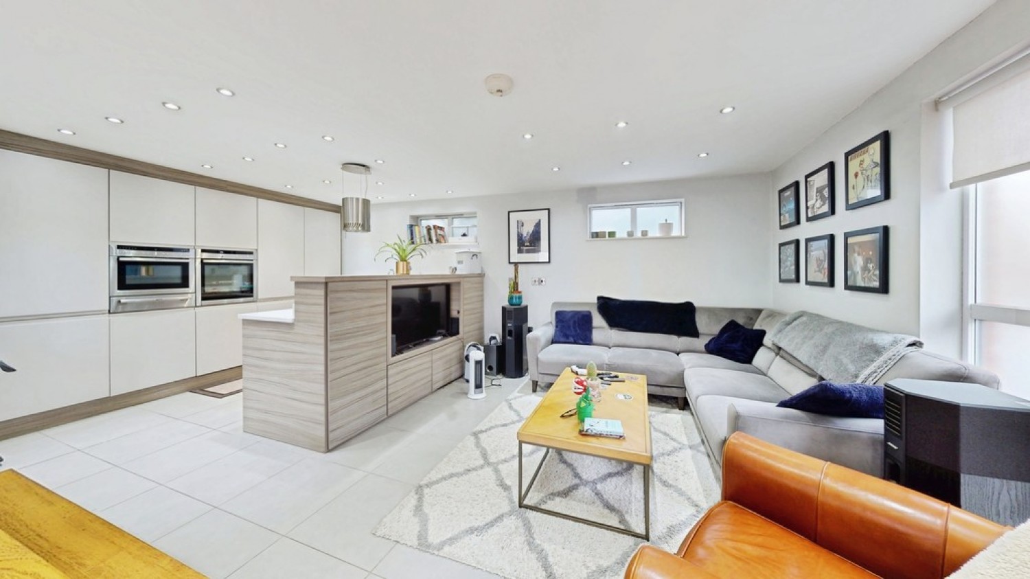 2 bedroom House for Sale Victoria Place, Cheltenham, Gloucestershire