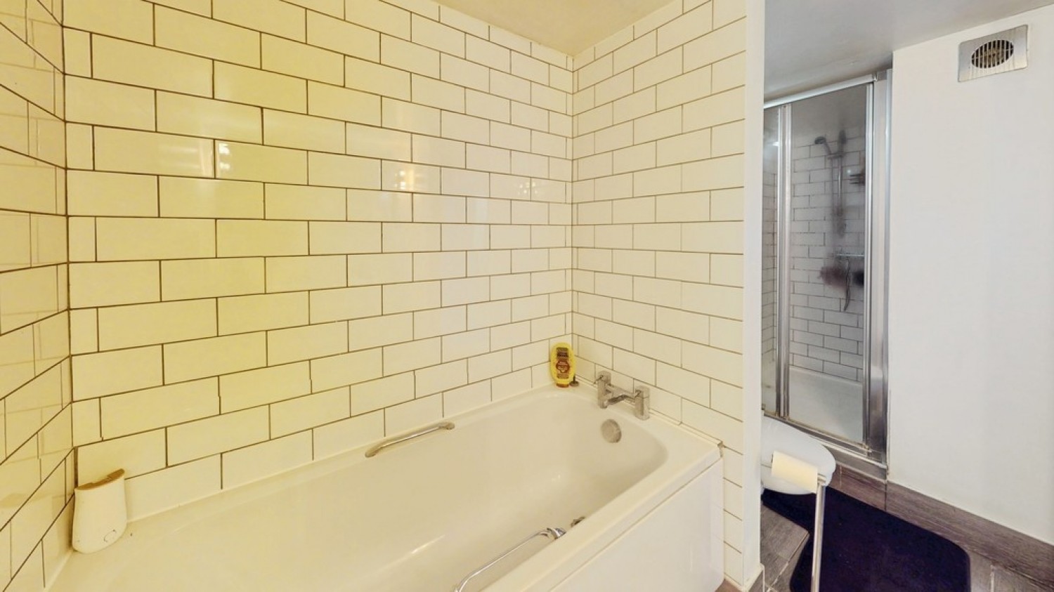 2 bedroom House for Sale Victoria Place, Cheltenham, Gloucestershire