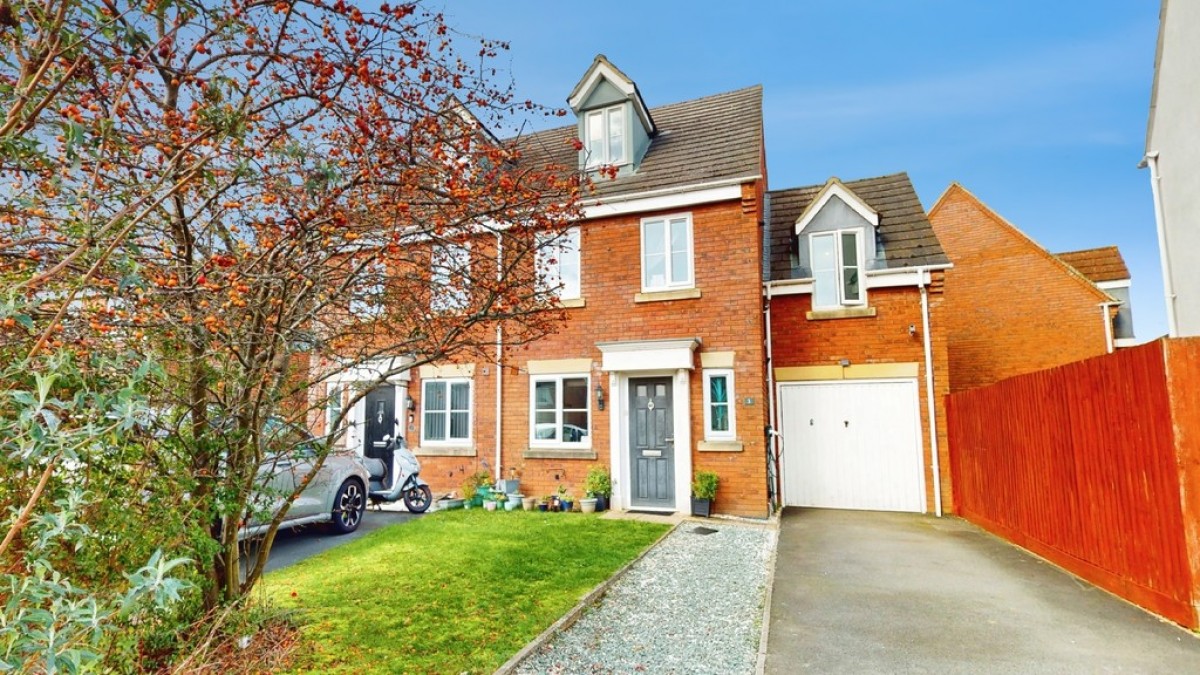 Siskin Drive, Cheltenham, Glos