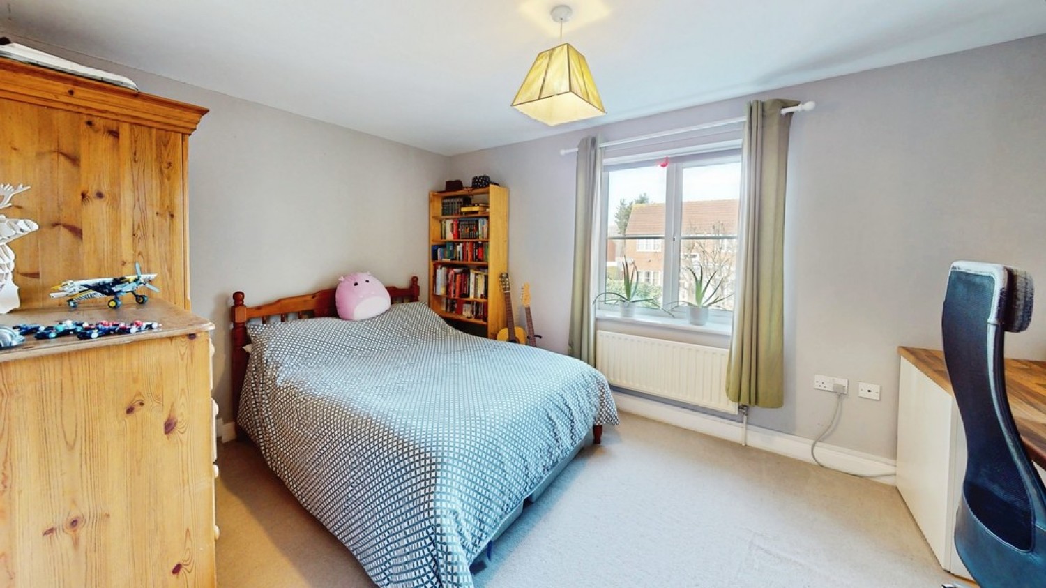 4 bedroom House for Sale Siskin Drive, Cheltenham, Glos