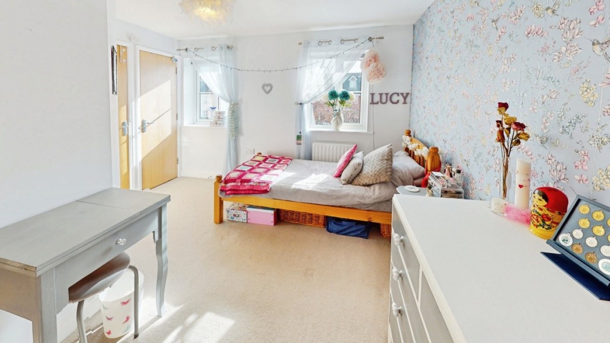 Siskin Drive, Cheltenham, Glos