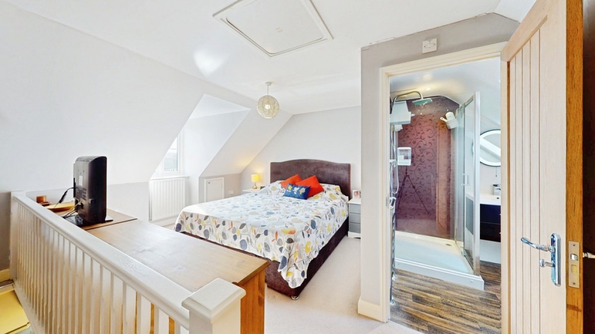 Siskin Drive, Cheltenham, Glos