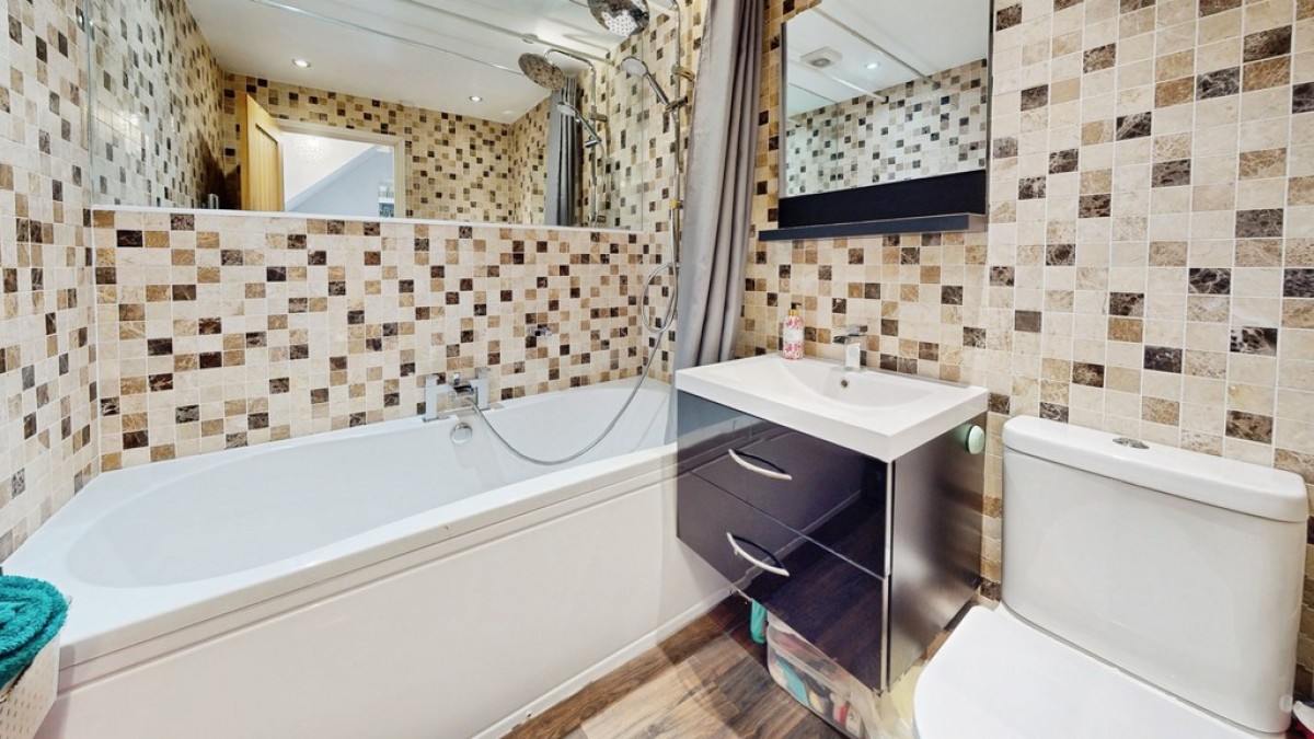 Siskin Drive, Cheltenham, Glos