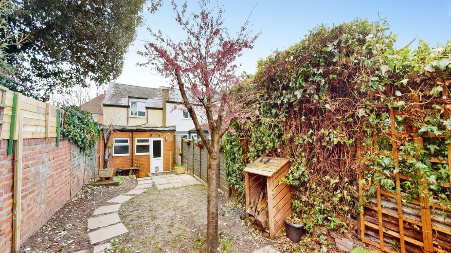 2 bedroom House for Sale Charles Street, Cheltenham, Gloucestershire