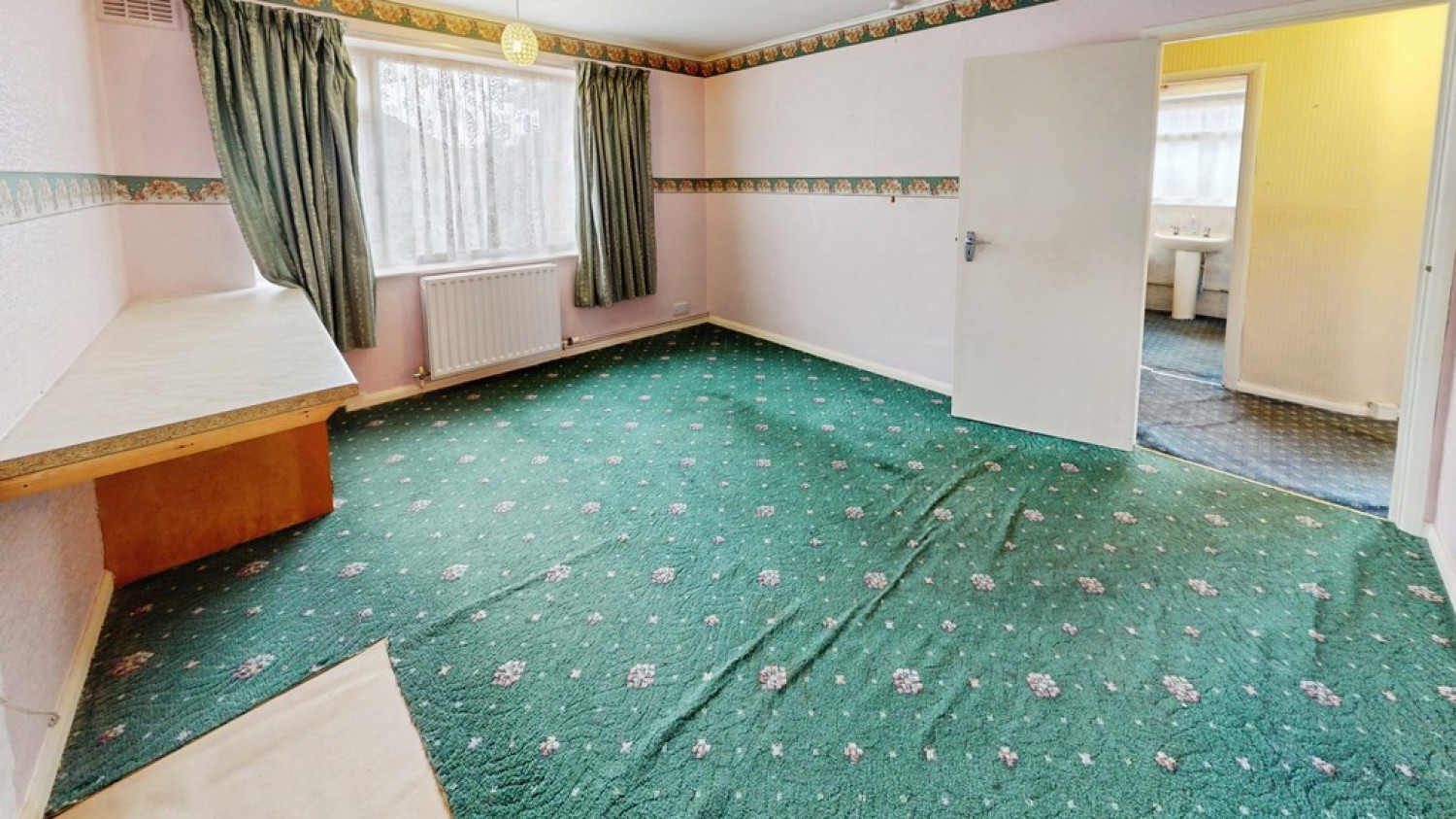 2 bedroom Bungalow for Sale Welland Drive, Cheltenham, Gloucestershire