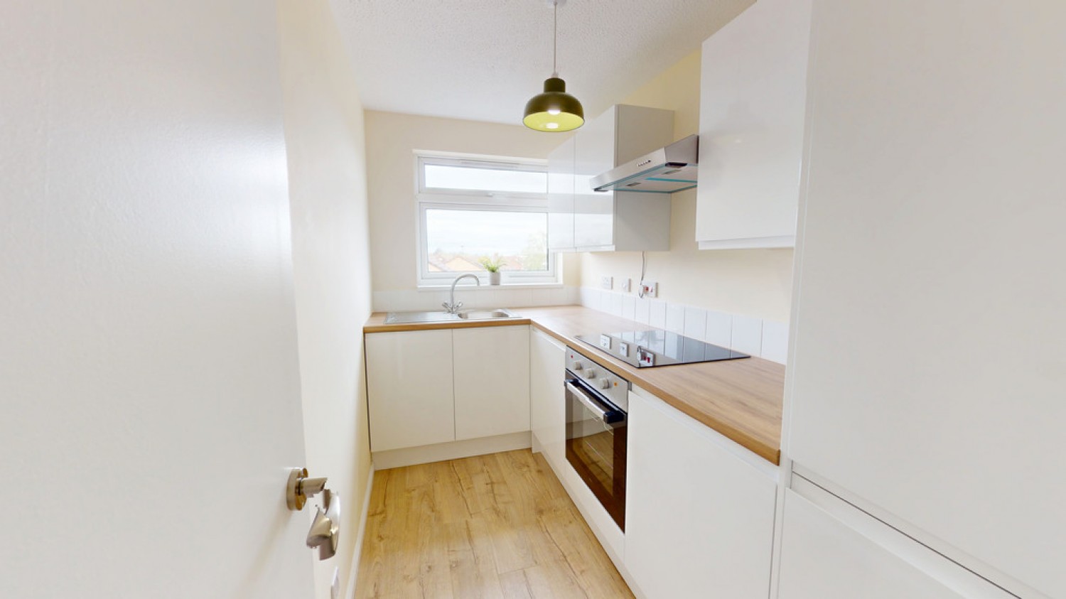 2 bedroom Flat for Letting St Peters Close, Cheltenham