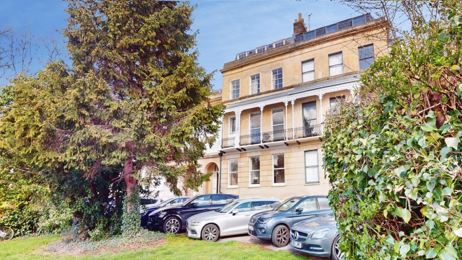 2 bedroom Flat for Sale Lansdown Place, Cheltenham, Gloucestershire