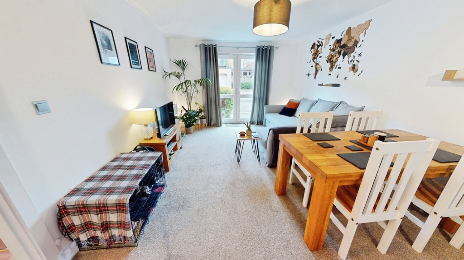 1 bedroom Flat for Sale Princess Elizabeth Way, Cheltenham, Gloucestershire