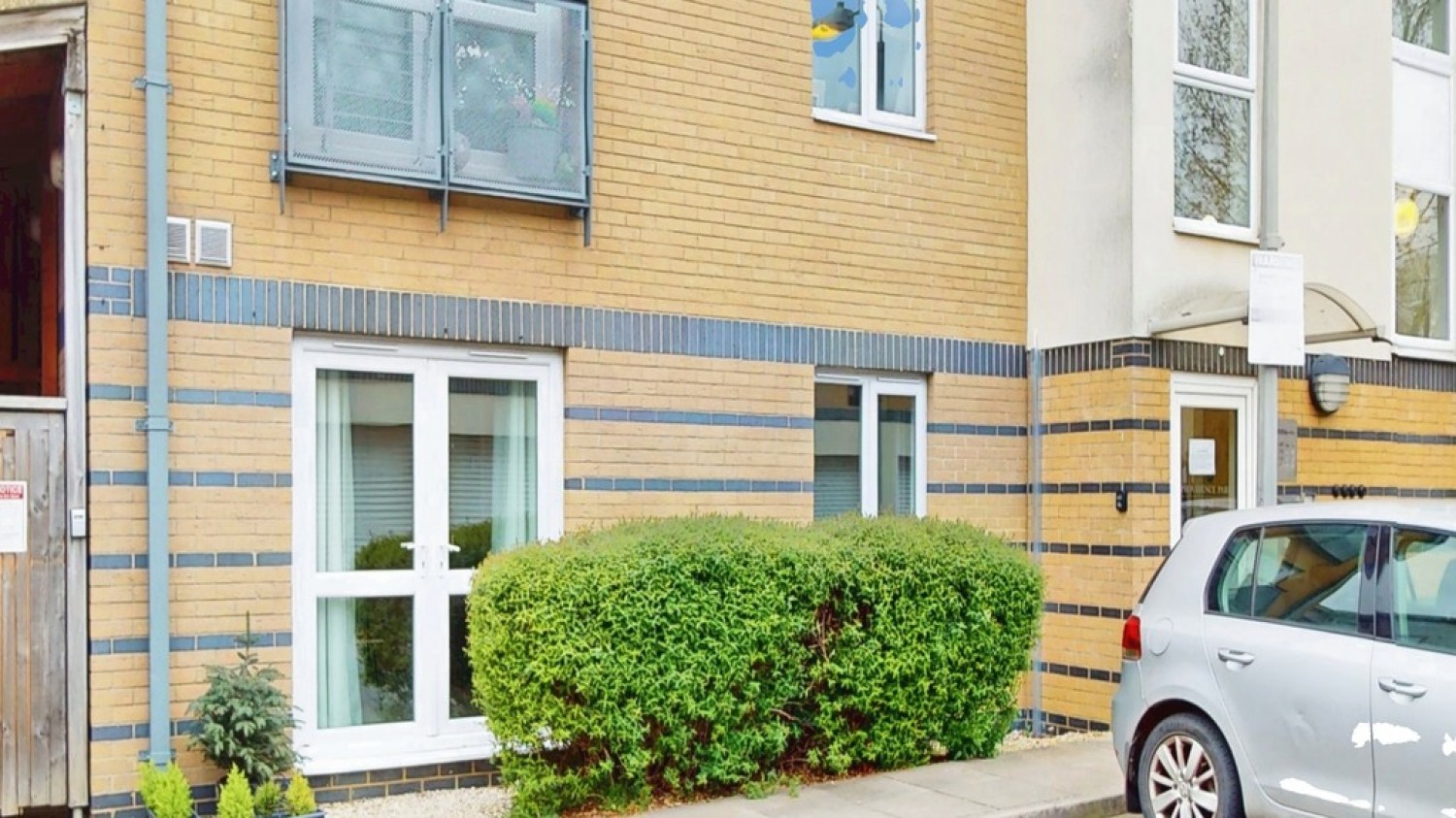 1 bedroom Flat for Sale Princess Elizabeth Way, Cheltenham, Gloucestershire