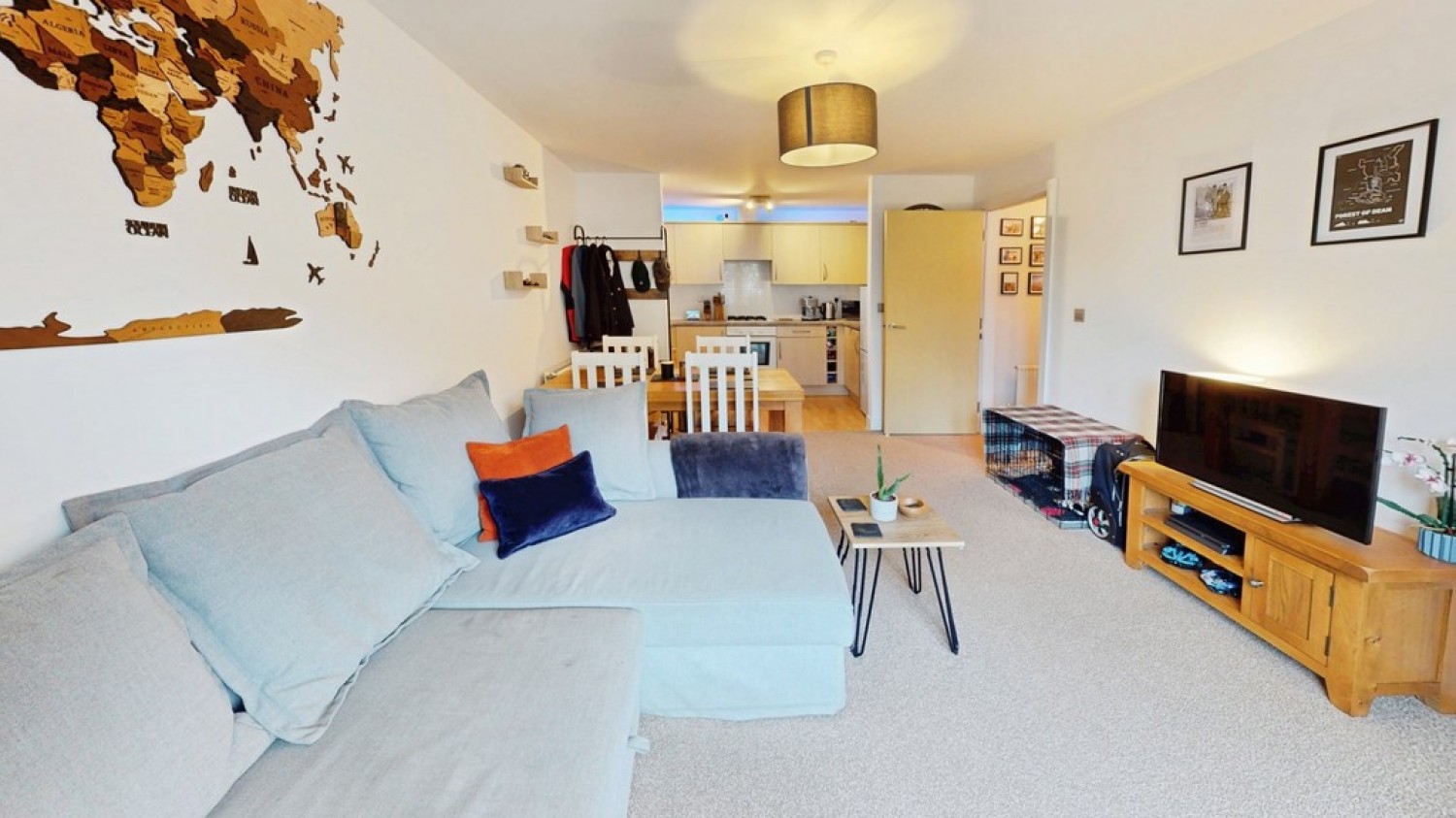 1 bedroom Flat for Sale Princess Elizabeth Way, Cheltenham, Gloucestershire