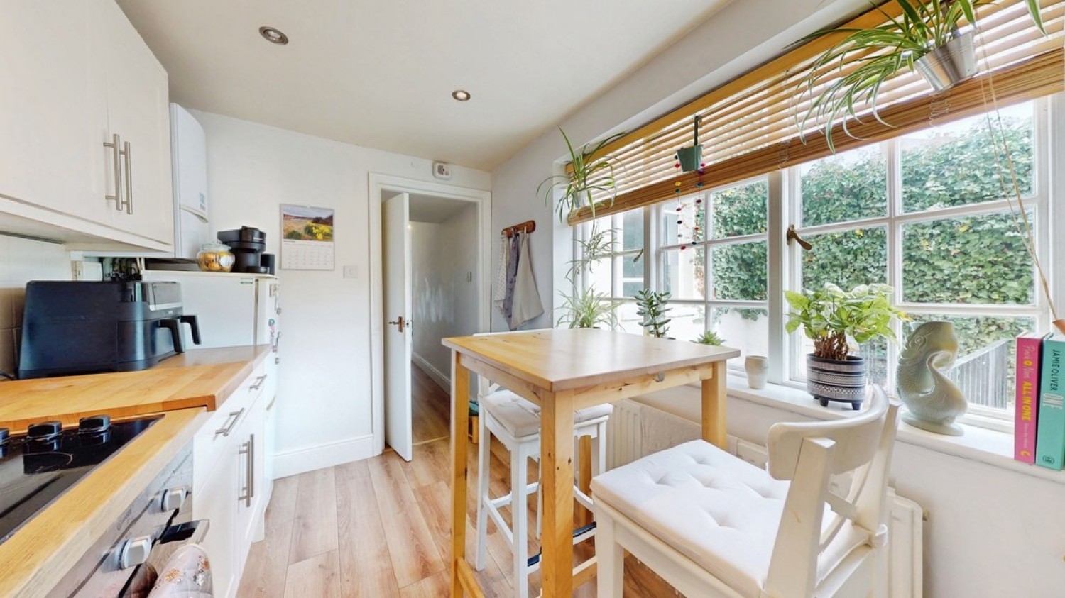 1 bedroom Flat for Sale St Georges Square, Cheltenham, Gloucestershire