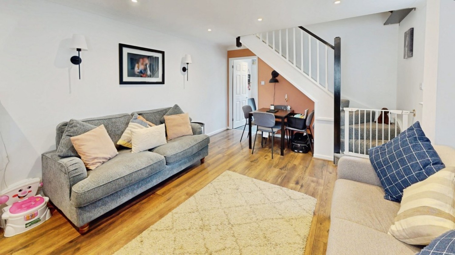 2 bedroom House for Sale Millbrook Gardens, Cheltenham, Gloucestershire