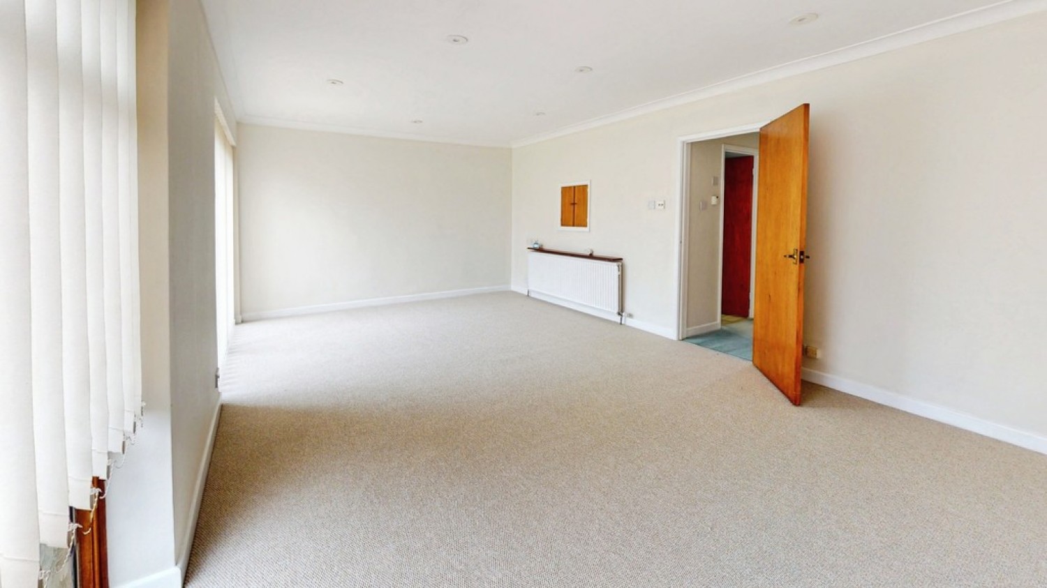 3 bedroom House for Sale Barton Close, Cheltenham, Gloucestershire