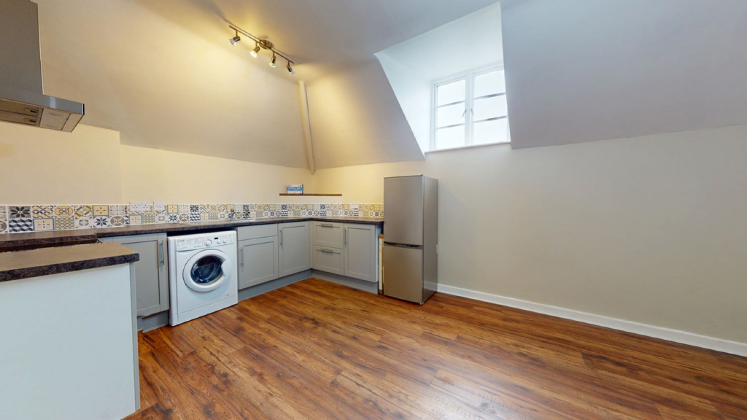 1 bedroom Flat for Letting Pittville Circus Road, Cheltenham, Gloucestershire