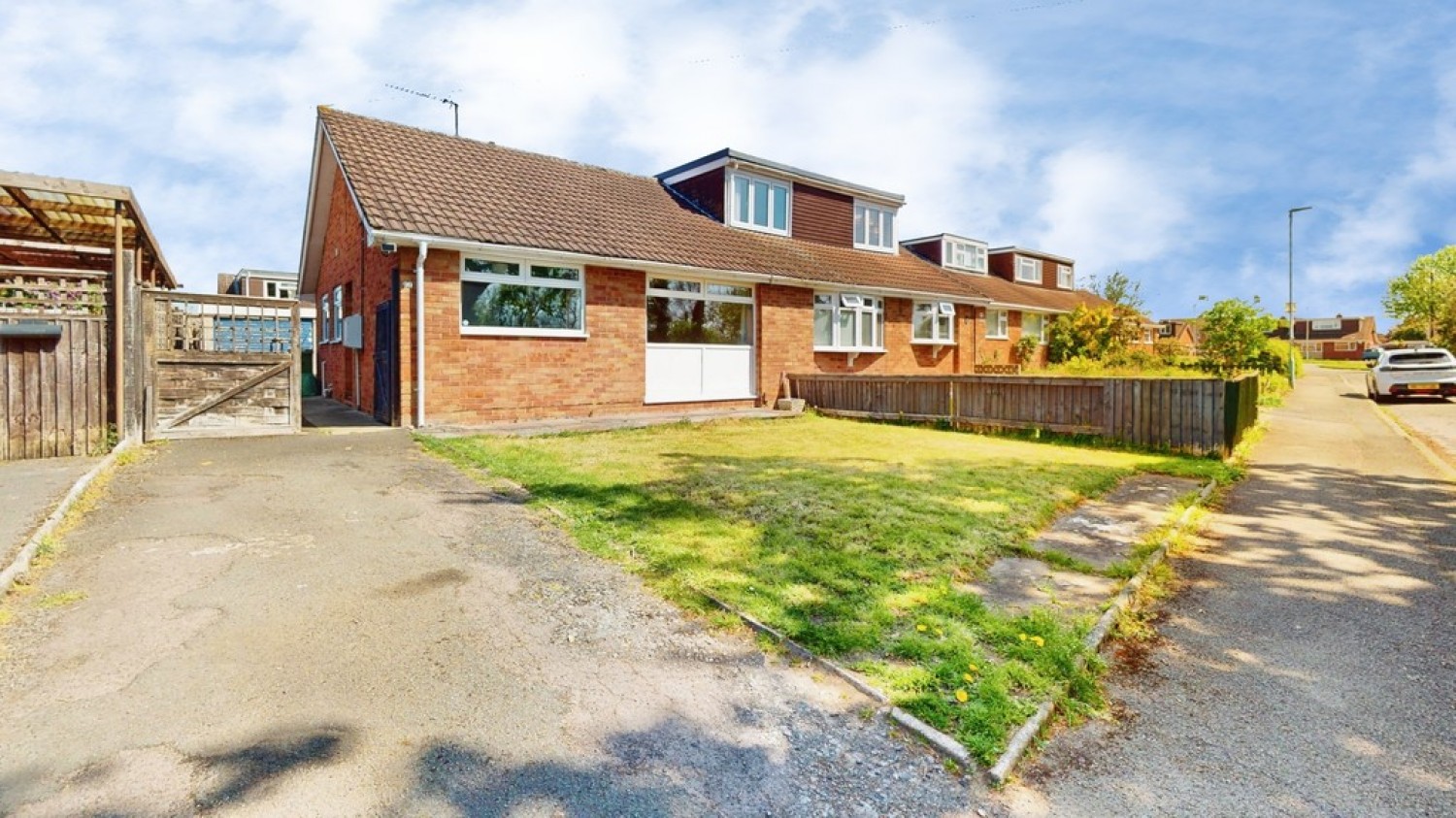2 bedroom Bungalow for Sale Henley Road, Cheltenham, Gloucestershire