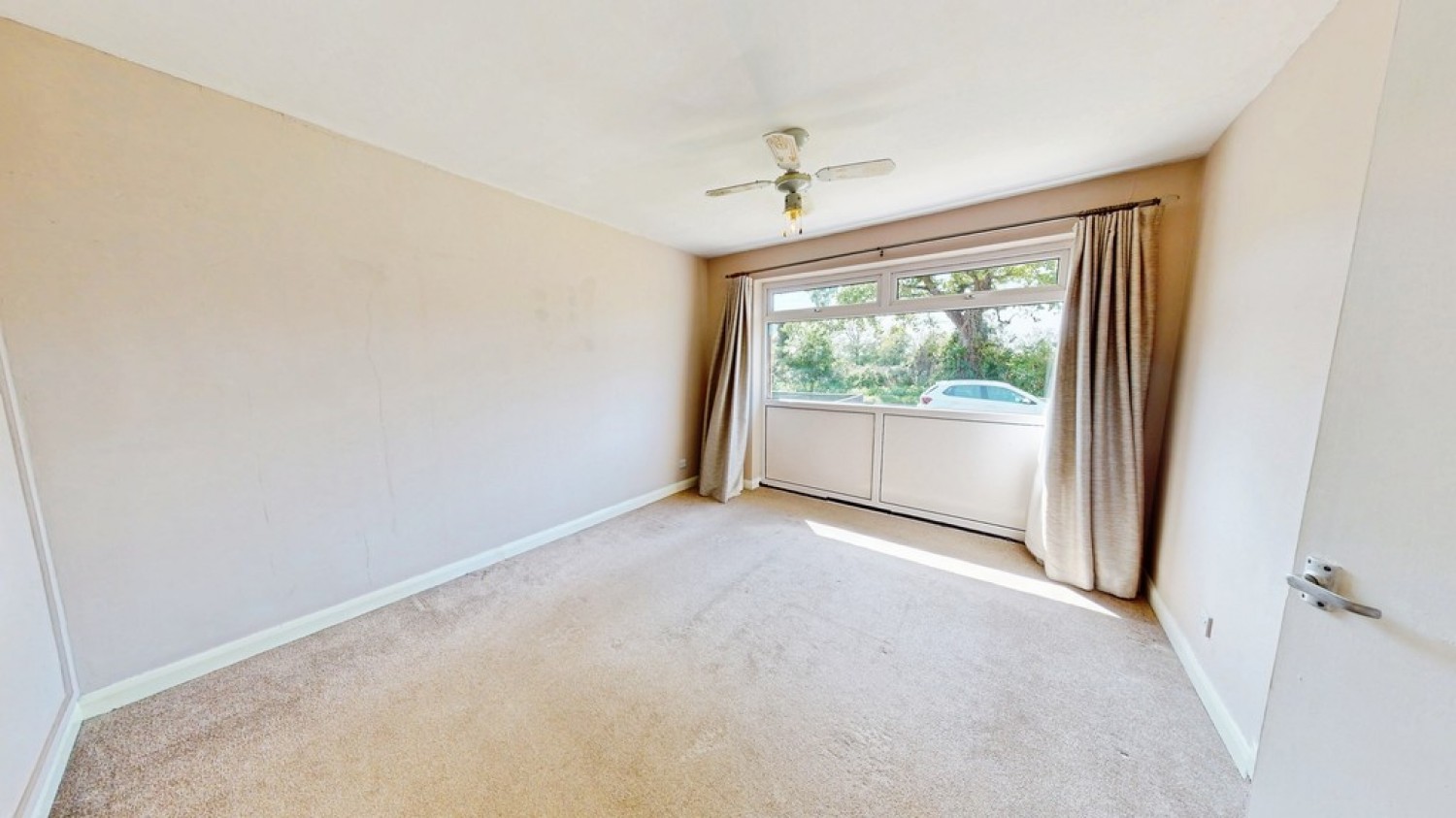 2 bedroom Bungalow for Sale Henley Road, Cheltenham, Gloucestershire