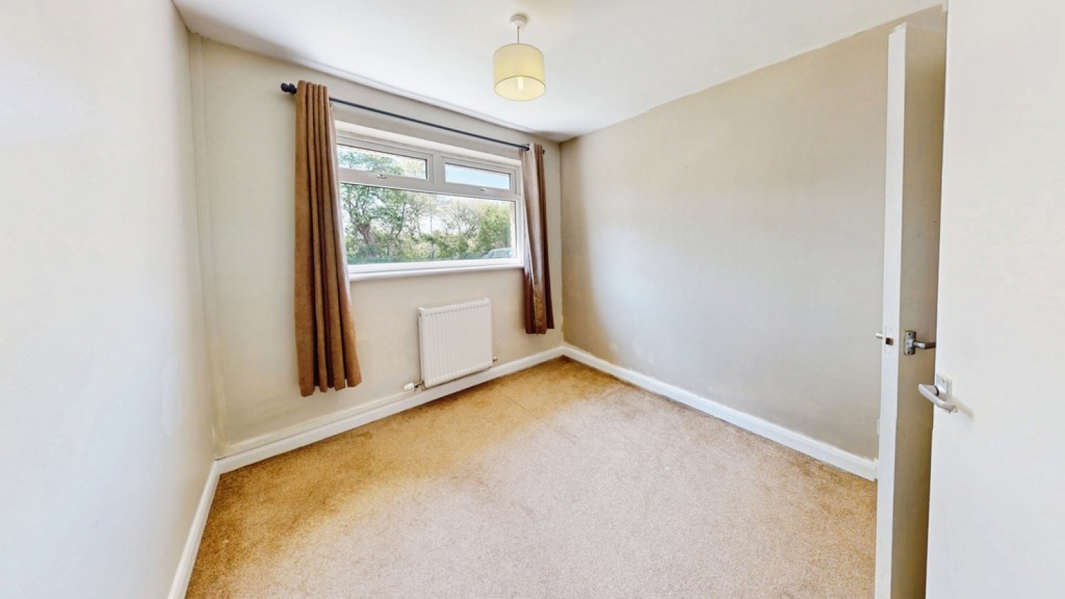 2 bedroom Bungalow for Sale Henley Road, Cheltenham, Gloucestershire