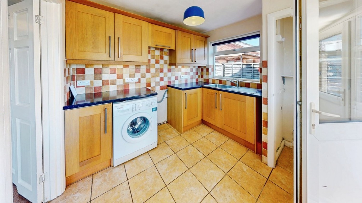 2 bedroom Bungalow for Sale Henley Road, Cheltenham, Gloucestershire