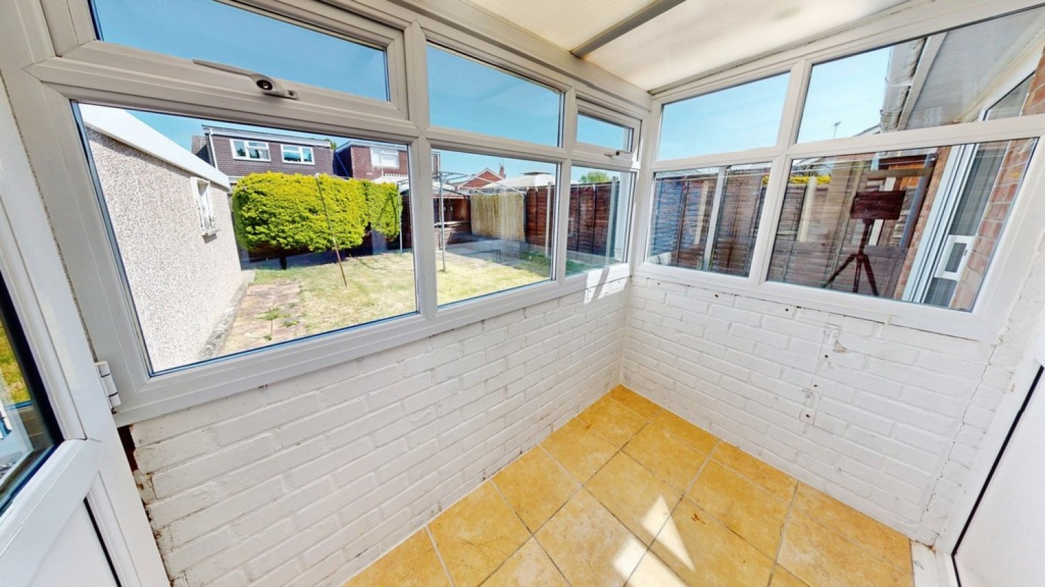 2 bedroom Bungalow for Sale Henley Road, Cheltenham, Gloucestershire