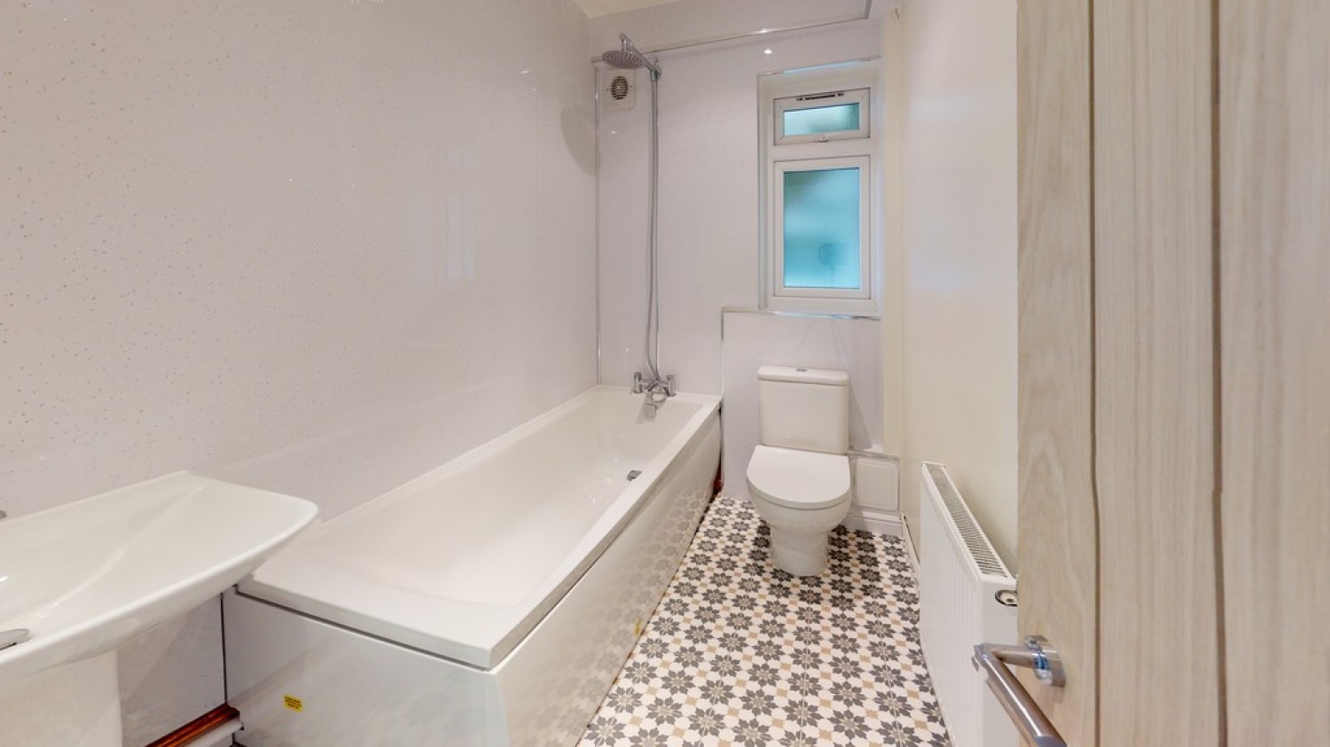 2 bedroom Flat for Letting Astor Close, Brockworth