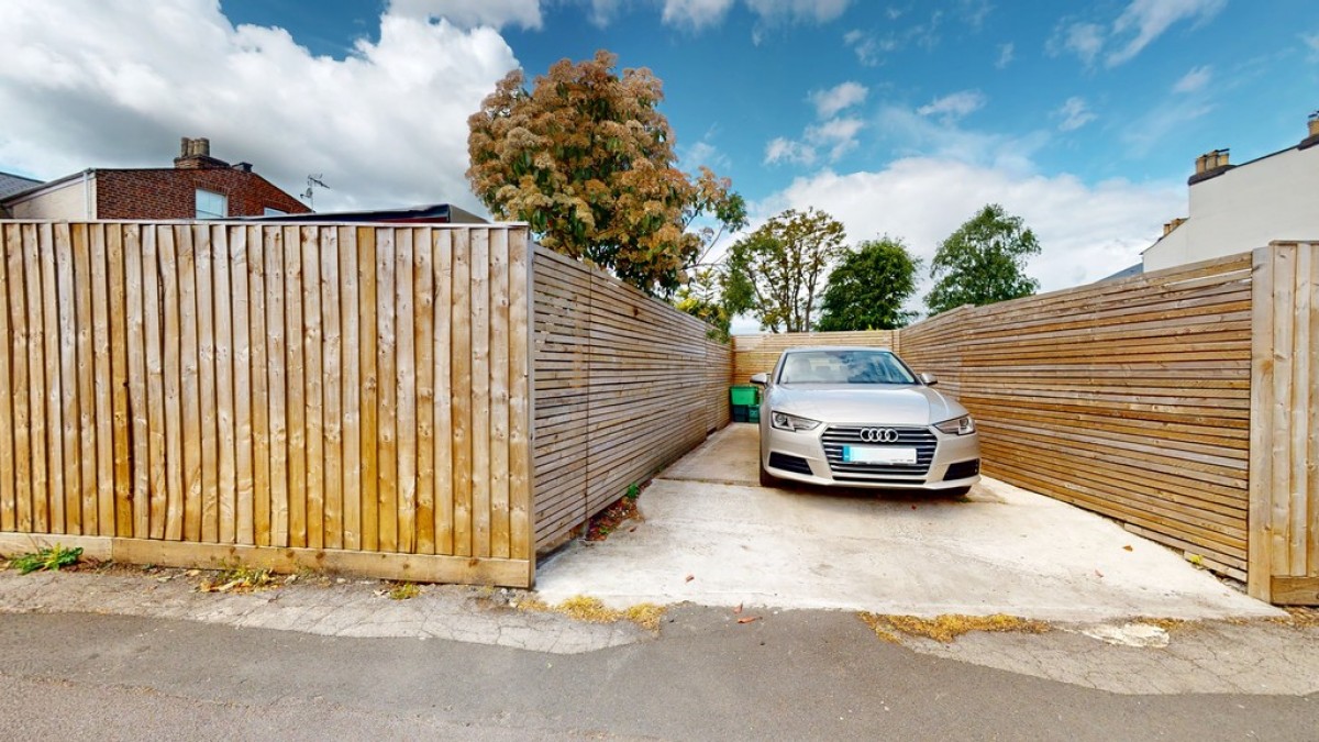 London Road, Cheltenham, Gloucestershire