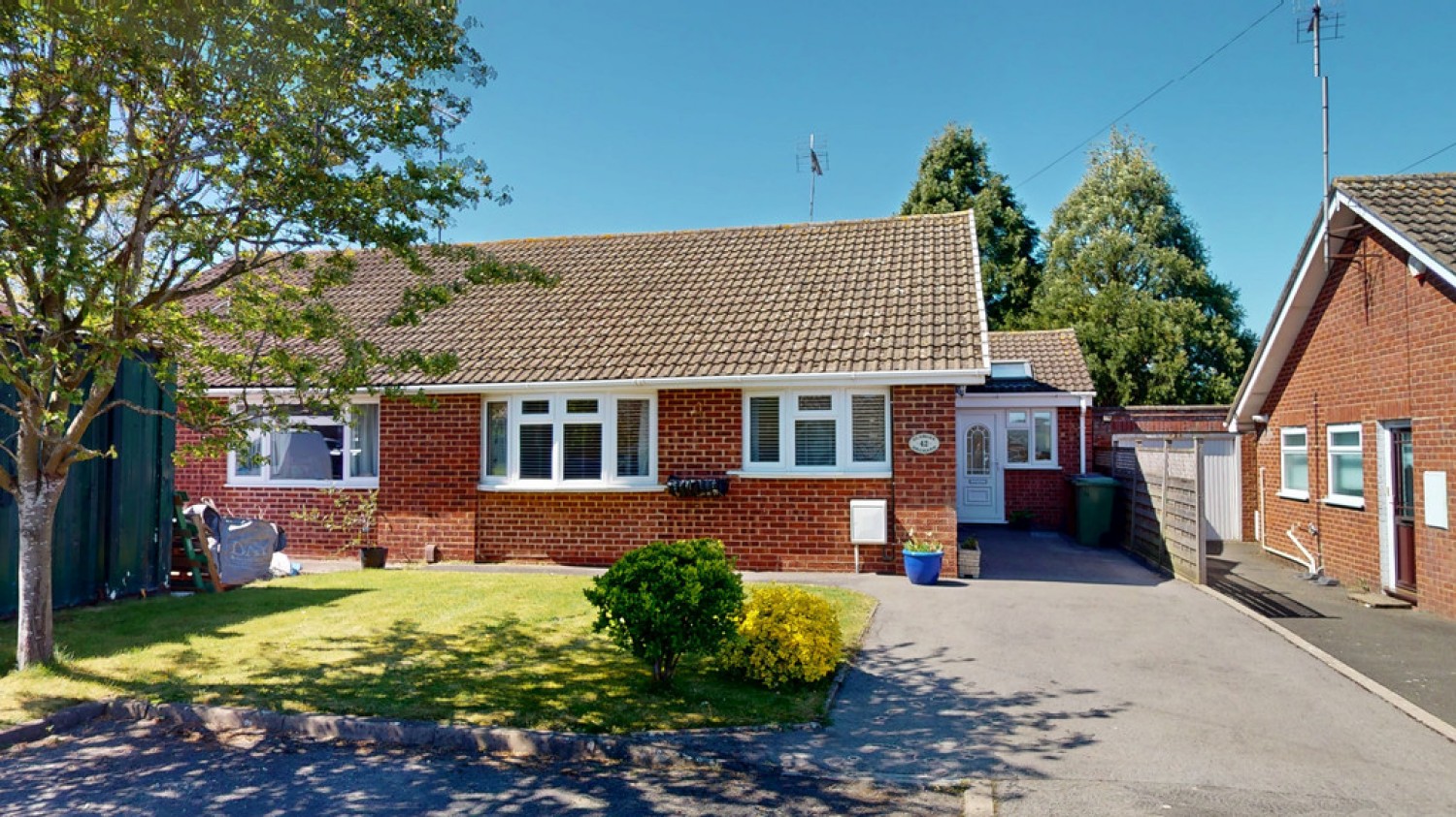 2 bedroom Bungalow for Sale Oldbury Orchard, Churchdown, Gloucestershire