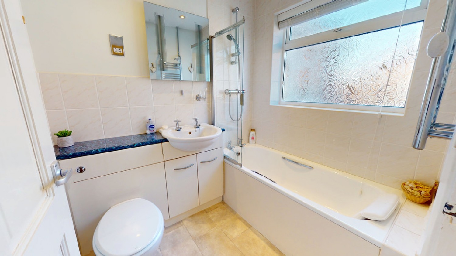 2 bedroom Bungalow for Sale Oldbury Orchard, Churchdown, Gloucestershire