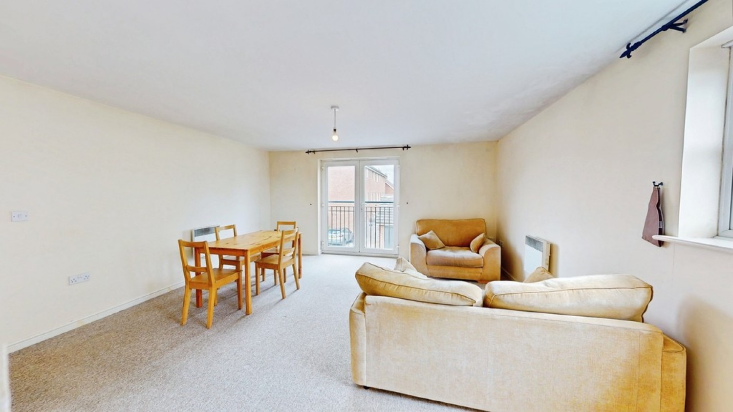 2 bedroom Flat for Sale Persimmon Gardens, Cheltenham, Gloucestershire