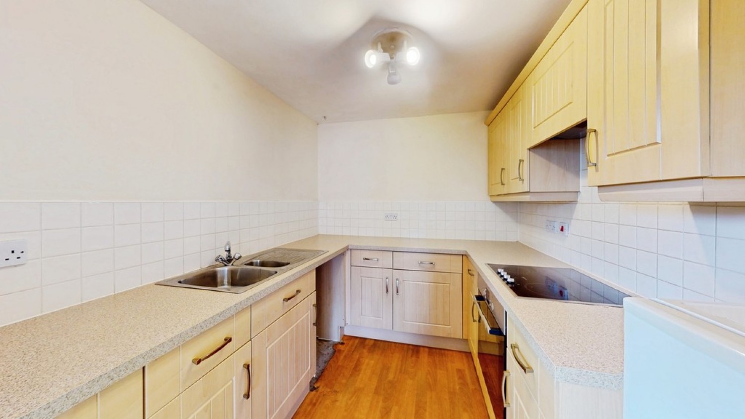 2 bedroom Flat for Sale Persimmon Gardens, Cheltenham, Gloucestershire