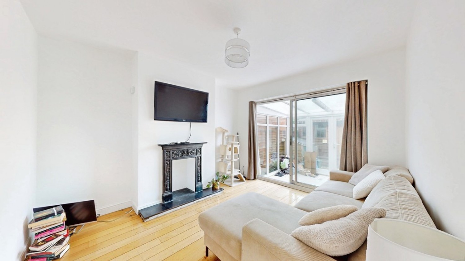 2 bedroom Flat for Sale St Georges Drive, Cheltenham, Gloucestershire