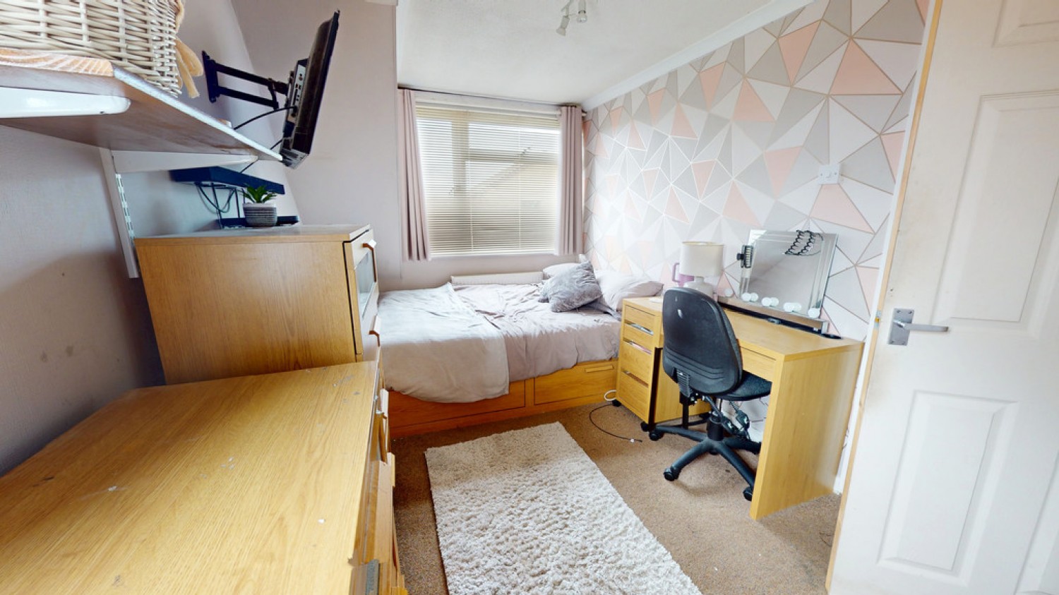 3 bedroom House for Sale Dunster Road, Cheltenham, Gloucestershire