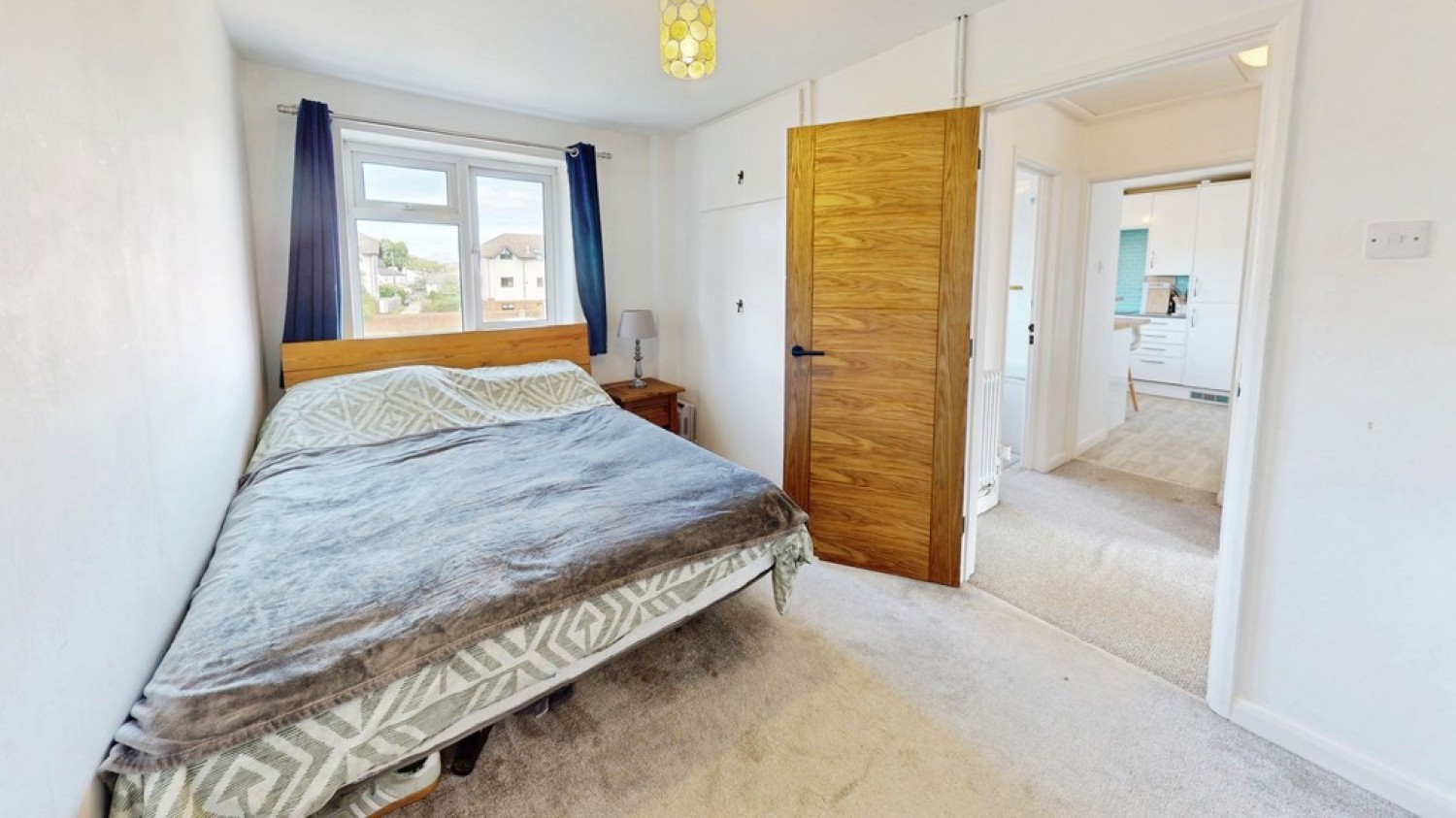 2 bedroom Flat for Sale St Georges Close, Cheltenham, Gloucestershire