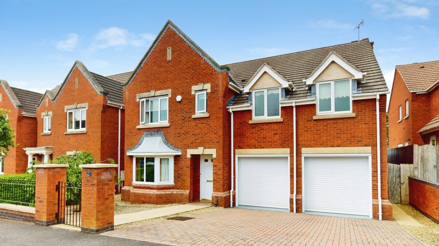 5 bedroom House for Sale Caine Square, Cheltenham, Glos