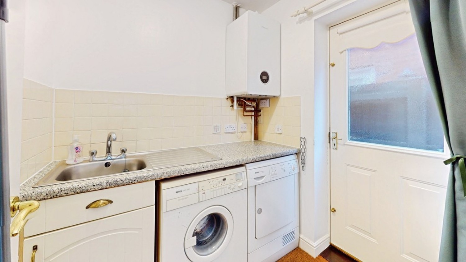 5 bedroom House for Sale Caine Square, Cheltenham, Glos