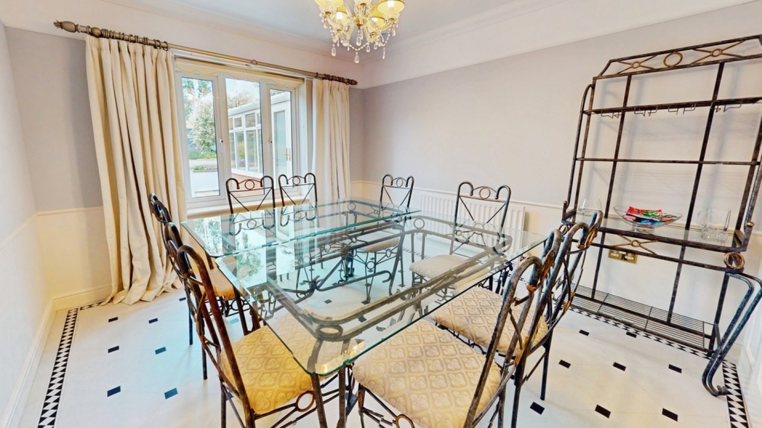 5 bedroom House for Sale Caine Square, Cheltenham, Glos