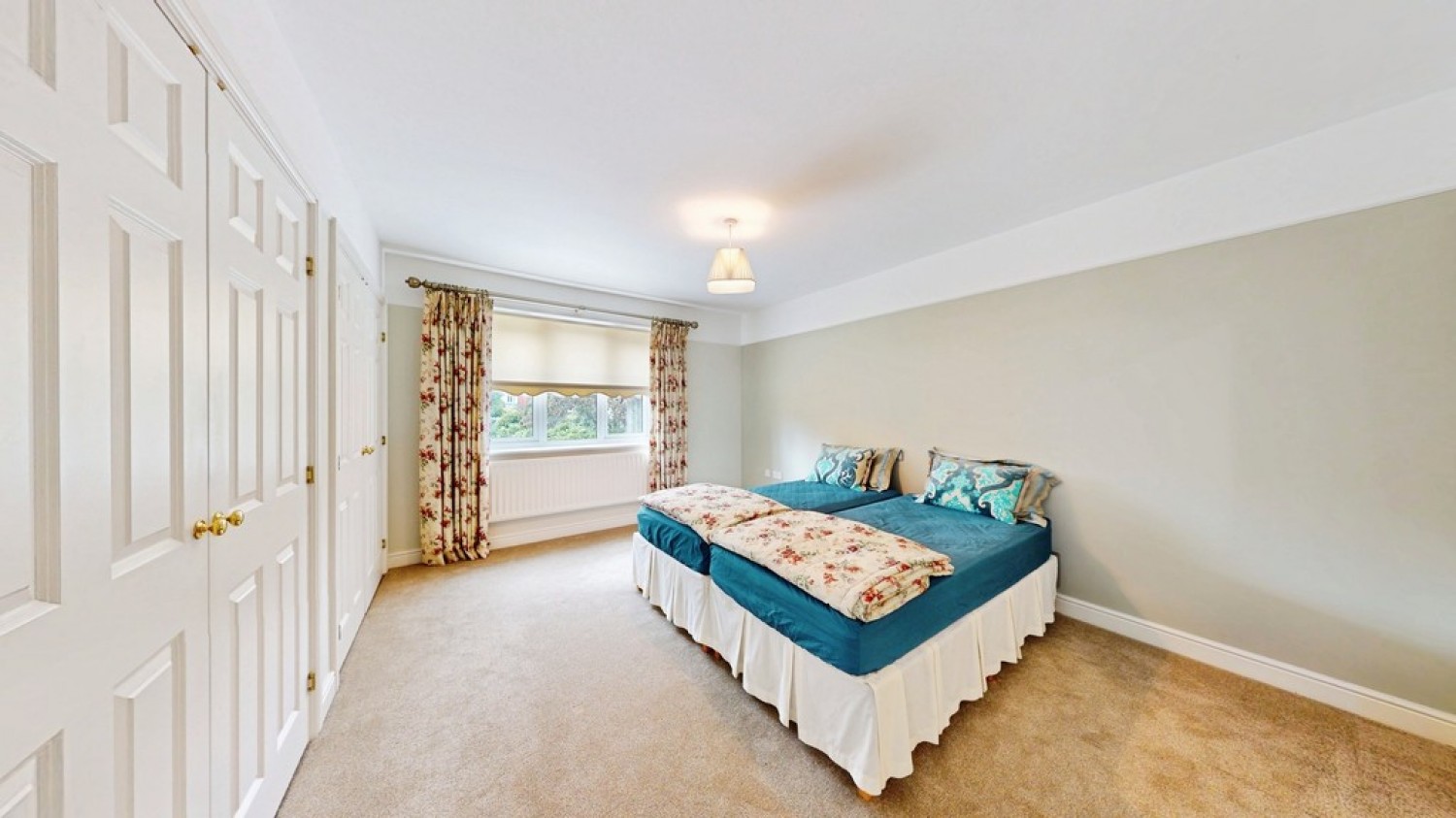 5 bedroom House for Sale Caine Square, Cheltenham, Glos