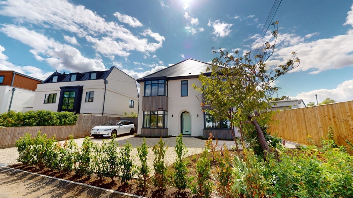 Mead Road, Cheltenham