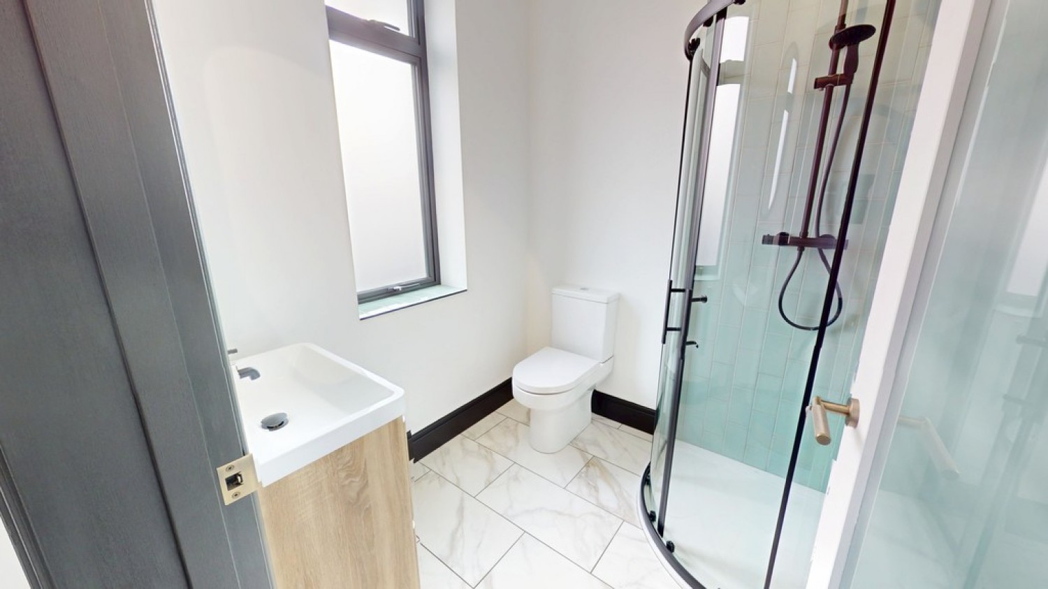 4 bedroom House for Sale Mead Road, Cheltenham